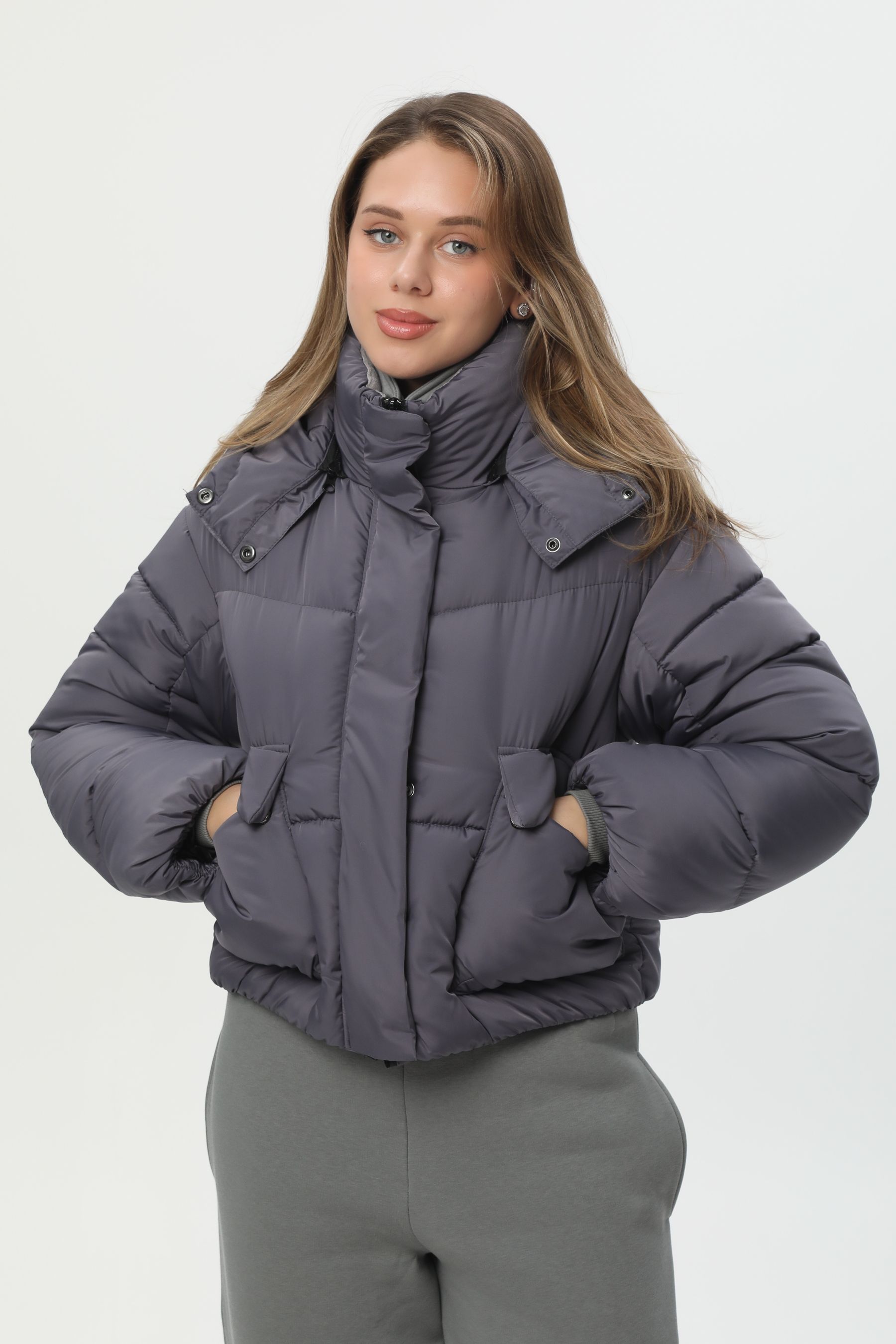 Коротка темно-сіра куртка-пуховик CozyShield 1 559BSTNGRPHT фото