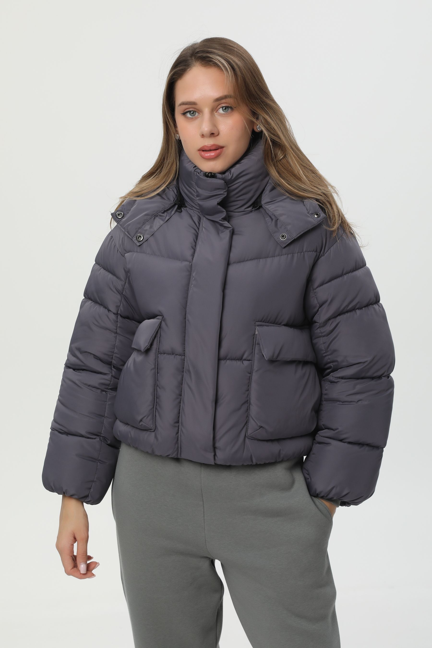 Коротка темно-сіра куртка-пуховик CozyShield 1 559BSTNGRPHT фото
