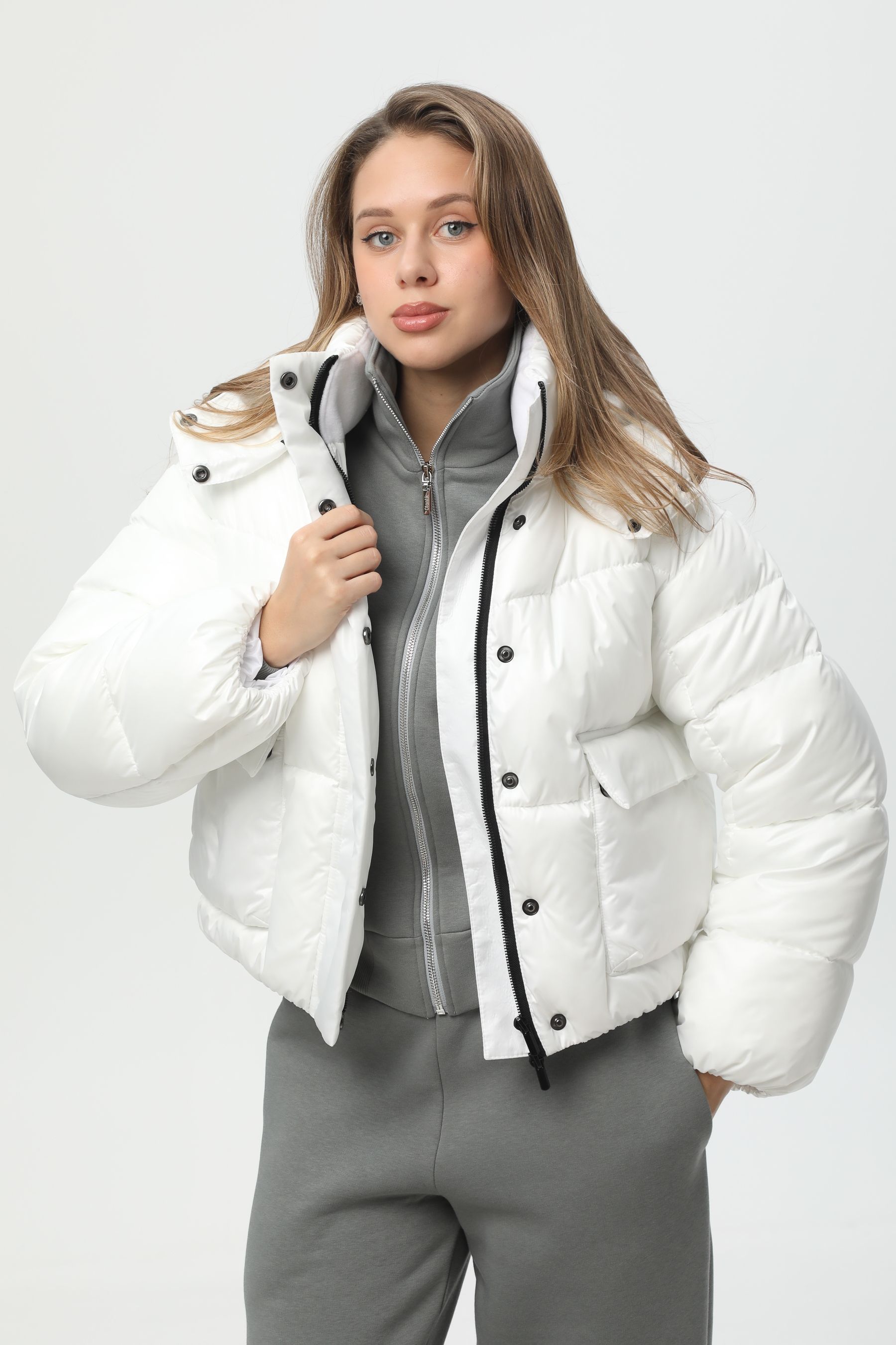 Коротка біла куртка-пуховик CozyShield 1 559BSTNWHT фото
